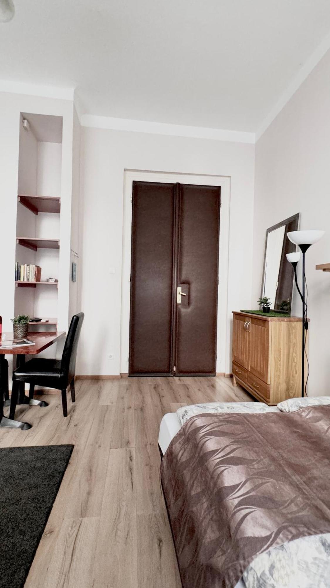 Central Walk Fashionstreet Apartmnts Budapest Exterior photo