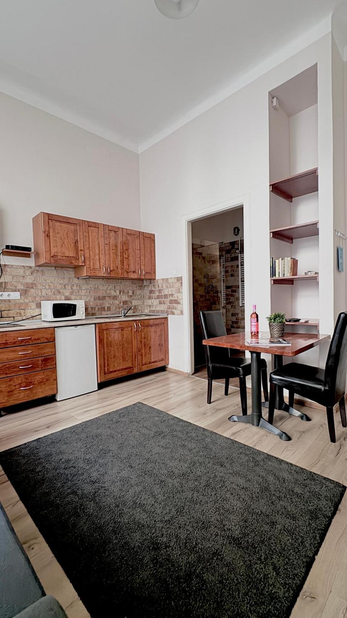 Central Walk Fashionstreet Apartmnts Budapest Exterior photo