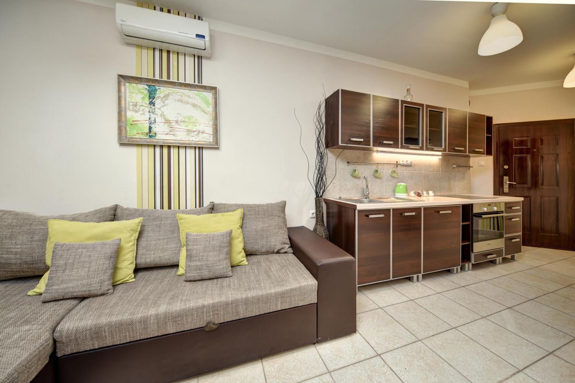 Central Walk Fashionstreet Apartmnts Budapest Exterior photo